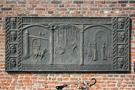 Siegfried in Xanten, Relief von Erika Rutert am Nordwall in Xanten (neben der Kriemhildmühle)